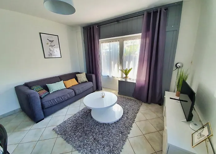 Idealement Situe, Spacieux Et Agreable, Parking Gratuit Et Classe 3 Etoiles
