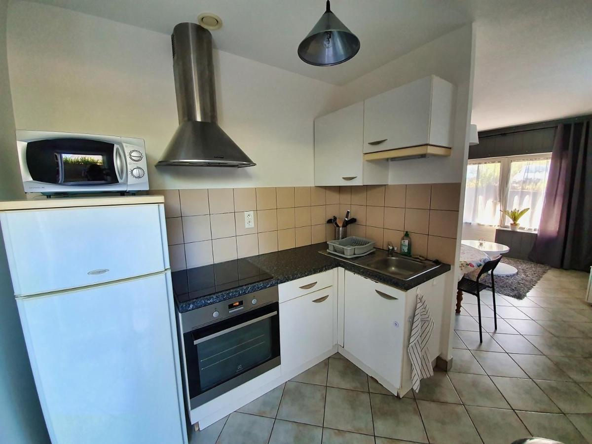 Apartment Idealement Situe, Spacieux Et Agreable, Parking Gratuit Et Classe 3 Etoiles *