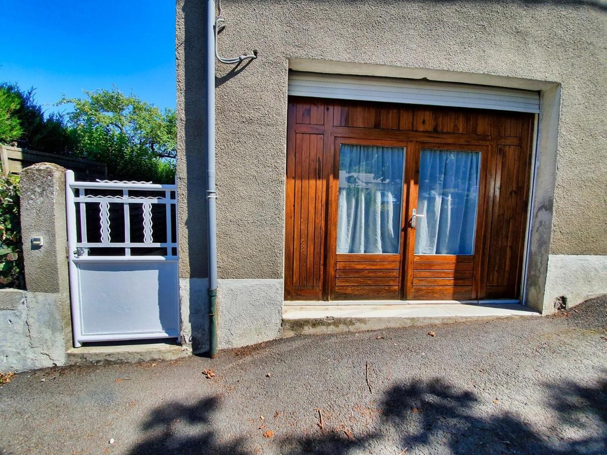 Idealement Situe, Spacieux Et Agreable, Parking Gratuit Et Classe 3 Etoiles Apartment