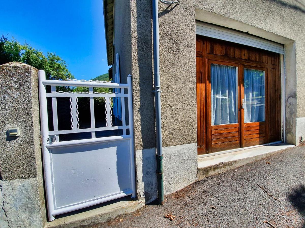 Apartment Idealement Situe, Spacieux Et Agreable, Parking Gratuit Et Classe 3 Etoiles